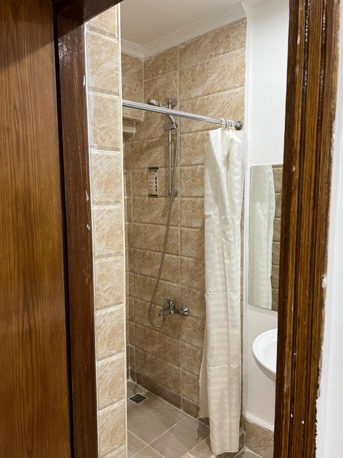 Lilly Rooms And Studio Hurghada Exterior photo